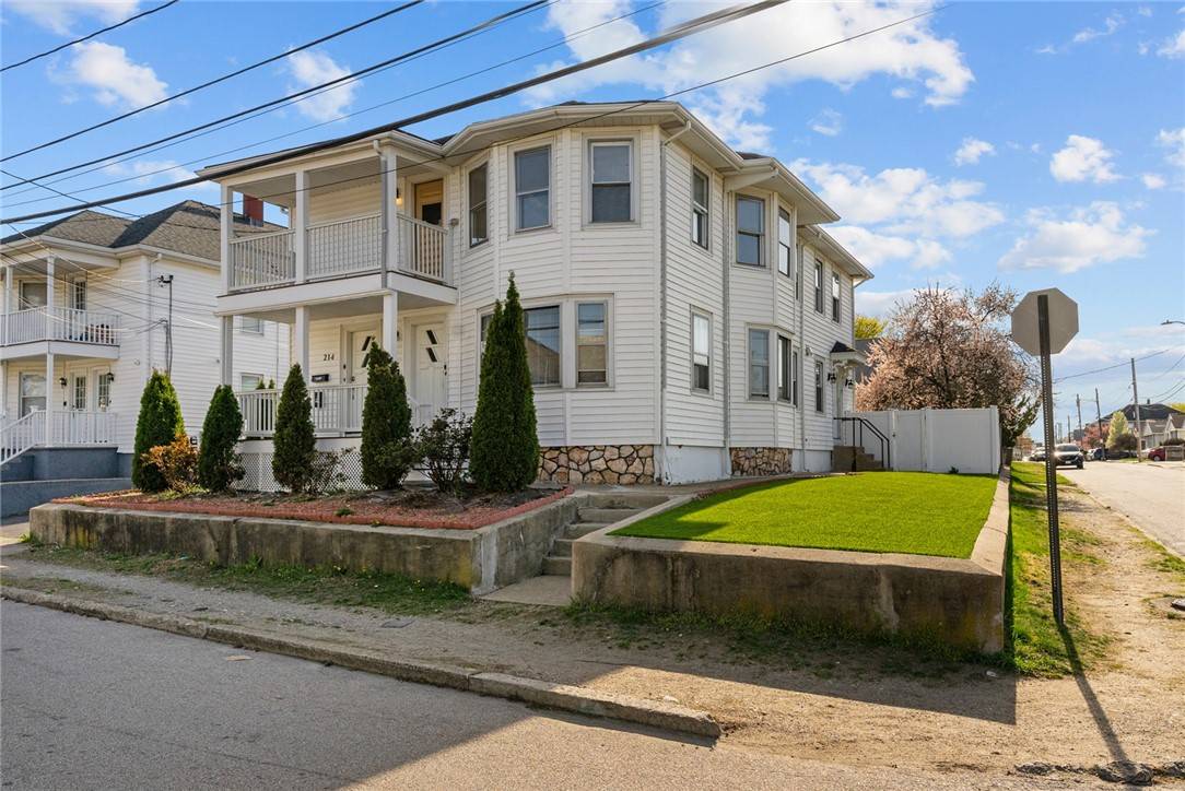 Pawtucket, RI 02861,214 Kenyon AVE
