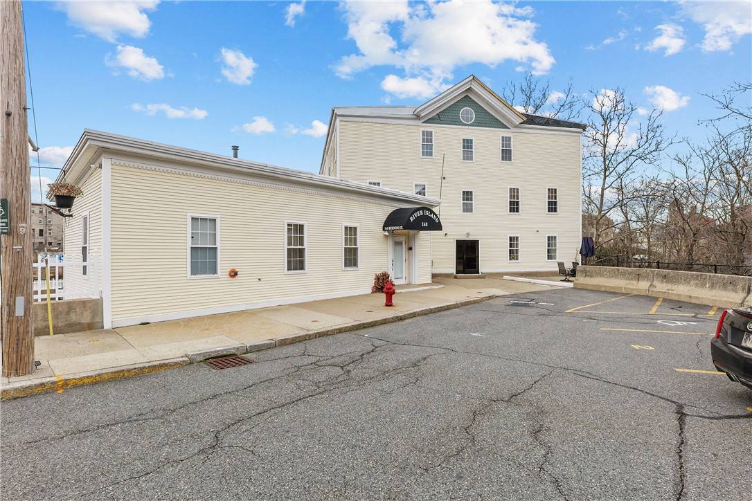 Woonsocket, RI 02895,148 Bernon ST #20