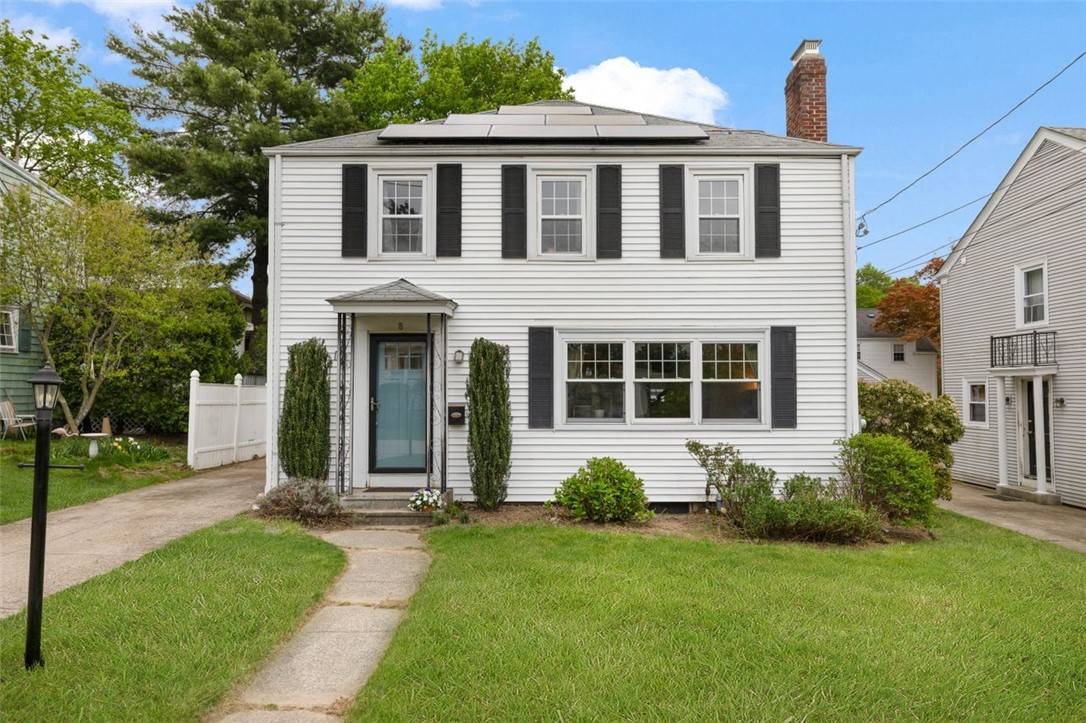 Warwick, RI 02888,8 Dartmouth AVE