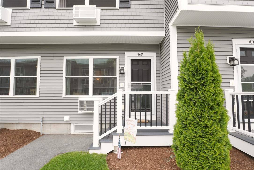 Warwick, RI 02888,200 Post RD #409