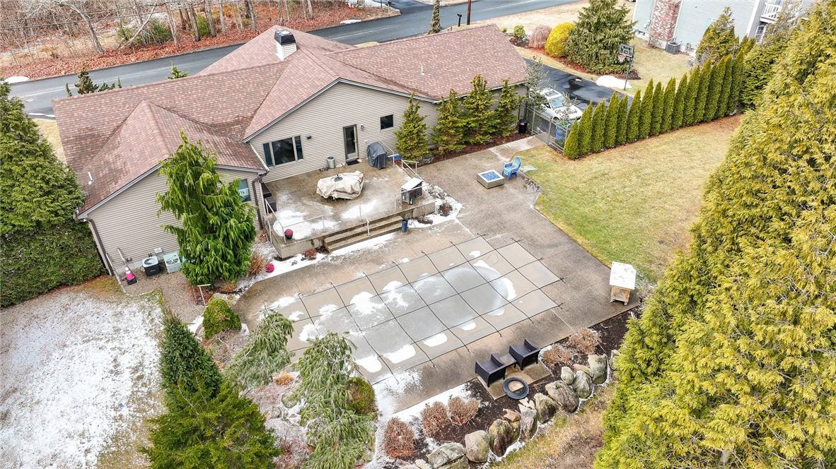 Lincoln, RI 02865,226 Angell RD