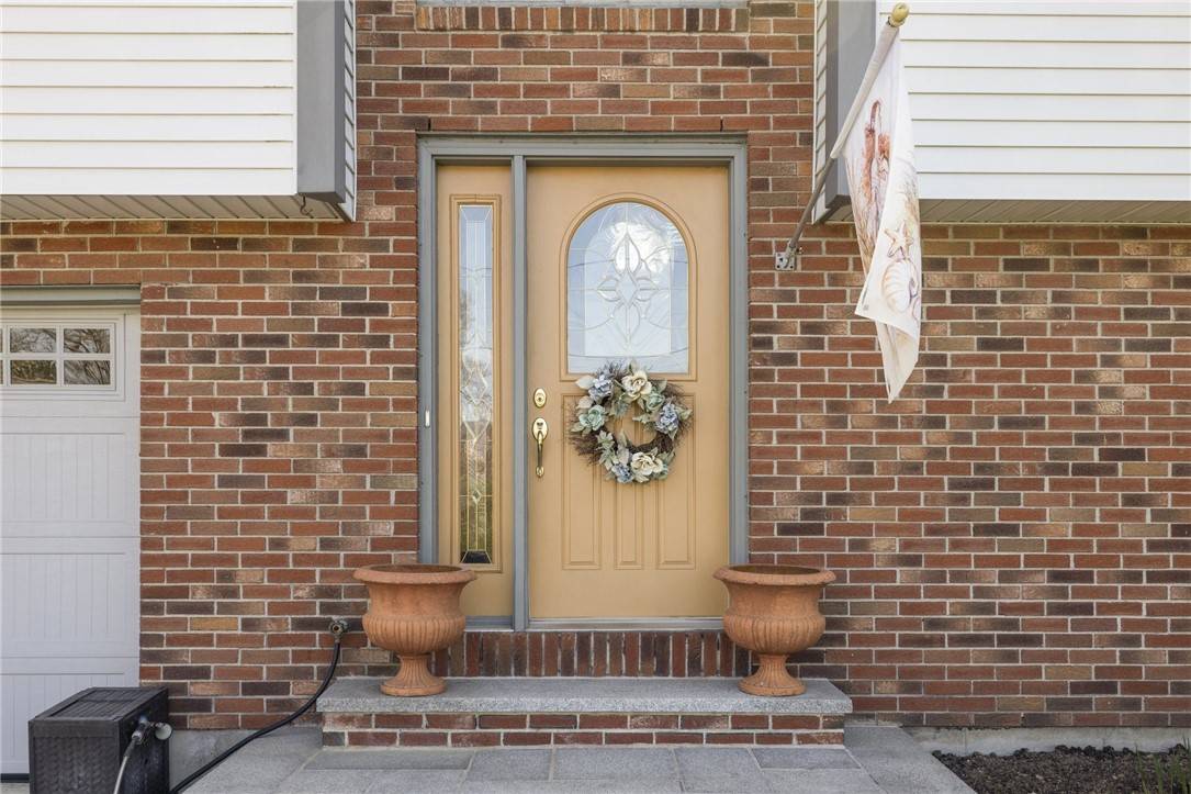 Middletown, RI 02842,11 Renfrew AVE