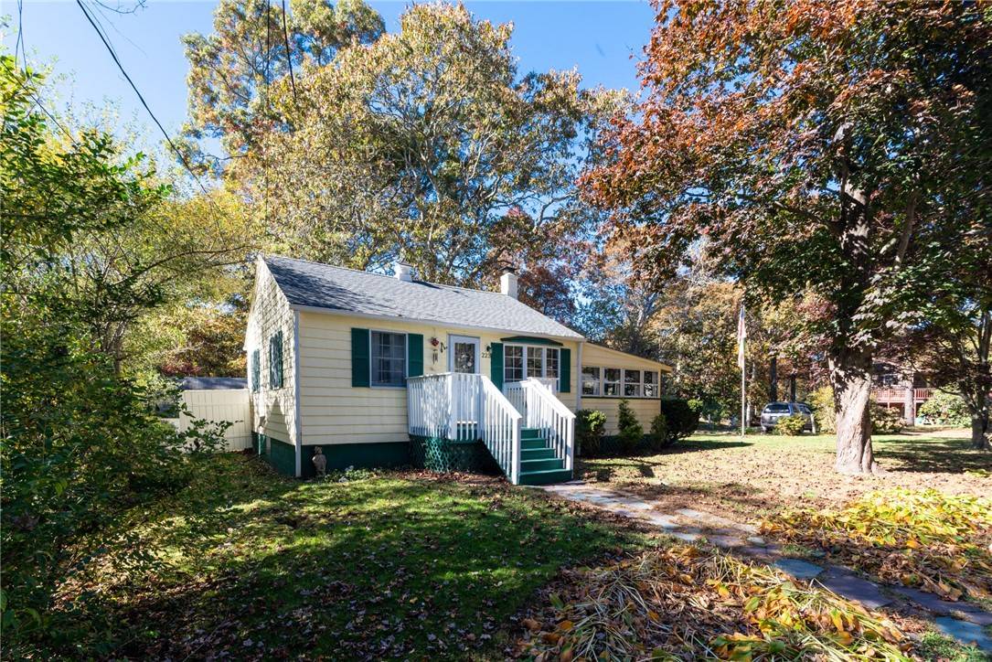 South Kingstown, RI 02879,223 Mautucket RD