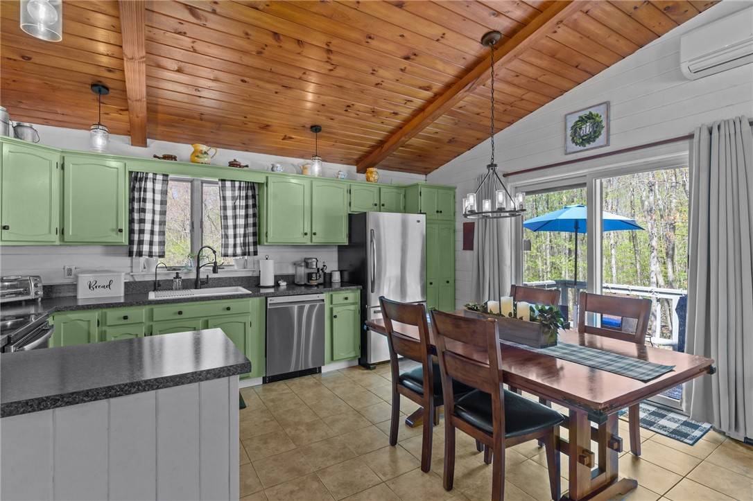Scituate, RI 02857,519 Hartford PIKE