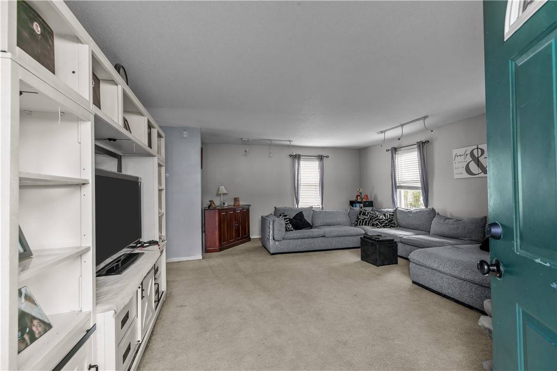 Tiverton, RI 02878,38 Clement ST
