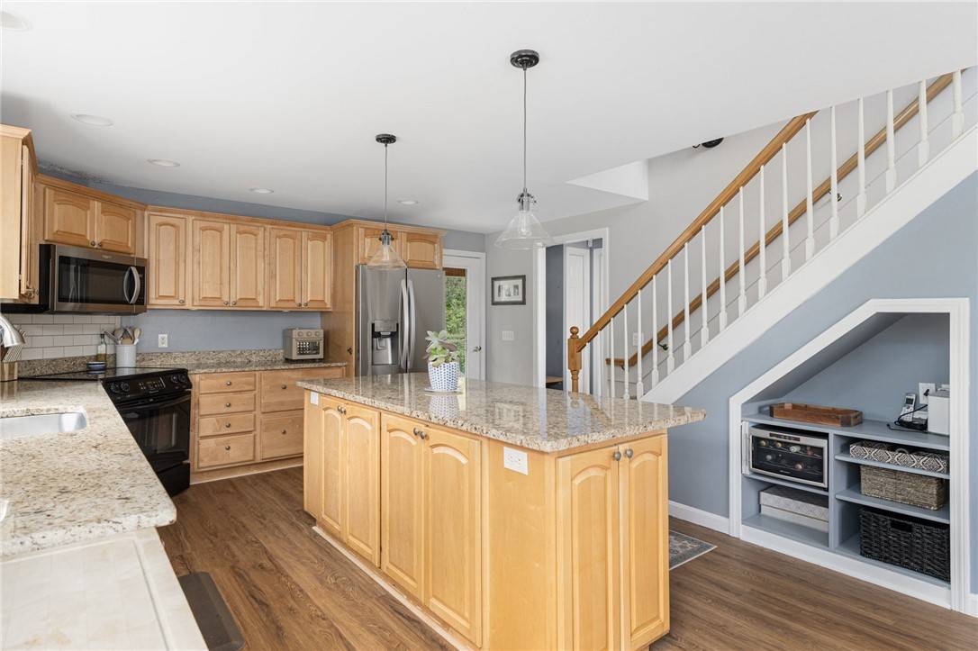 North Kingstown, RI 02874,48 Pierce RD