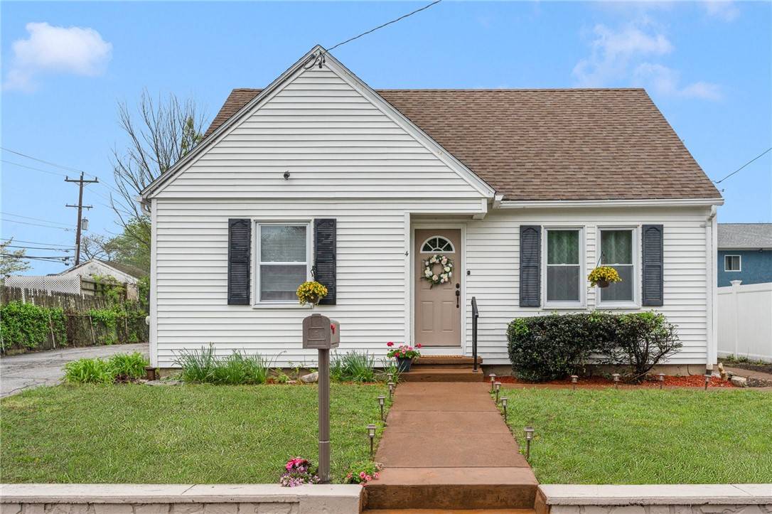 West Warwick, RI 02893,4 Freemont ST