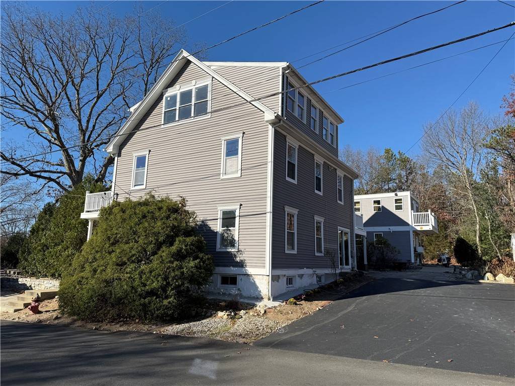North Providence, RI 02911,4 Sherwood AVE
