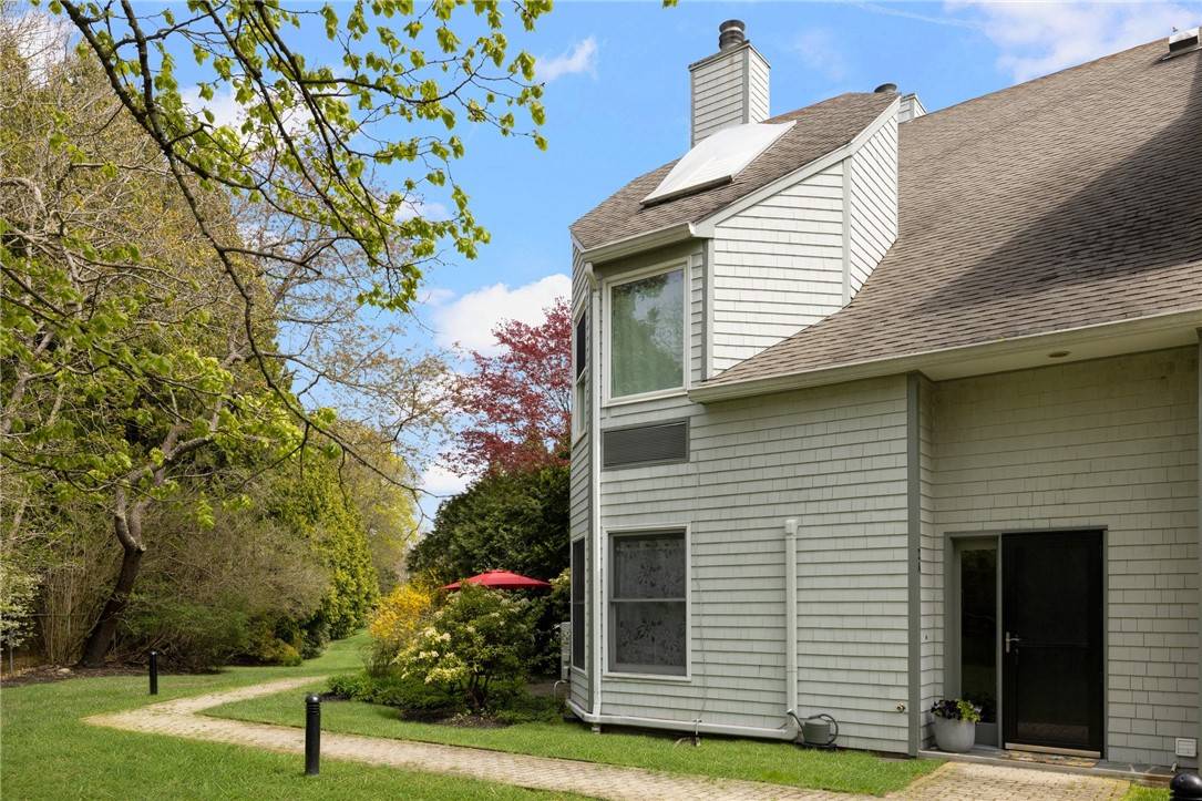 Newport, RI 02840,421 Bellevue AVE #2A