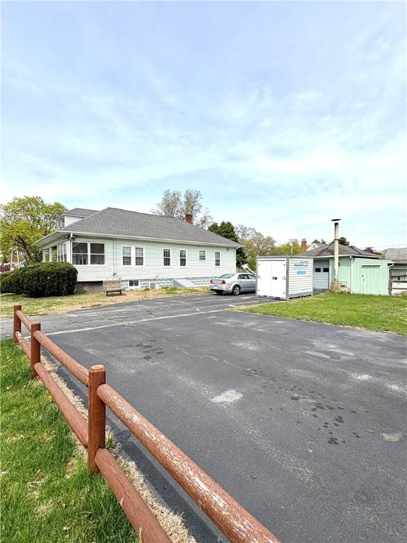 Cranston, RI 02910,2 Linden AVE