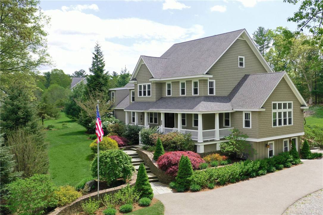 Seekonk, MA 02771,185 Read ST