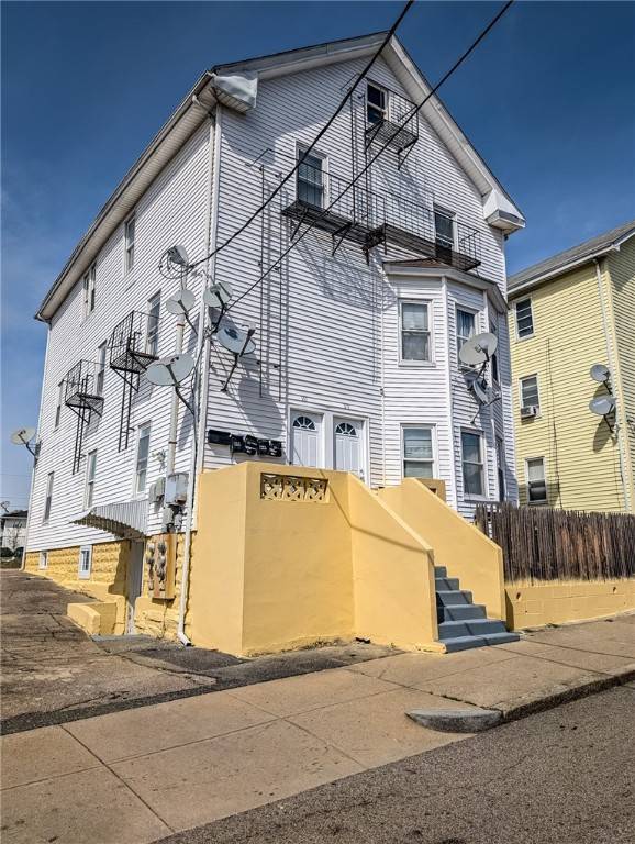 Pawtucket, RI 02860,159 Warren AVE