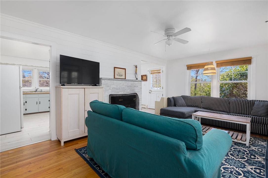 Jamestown, RI 02835,153 Hamilton AVE