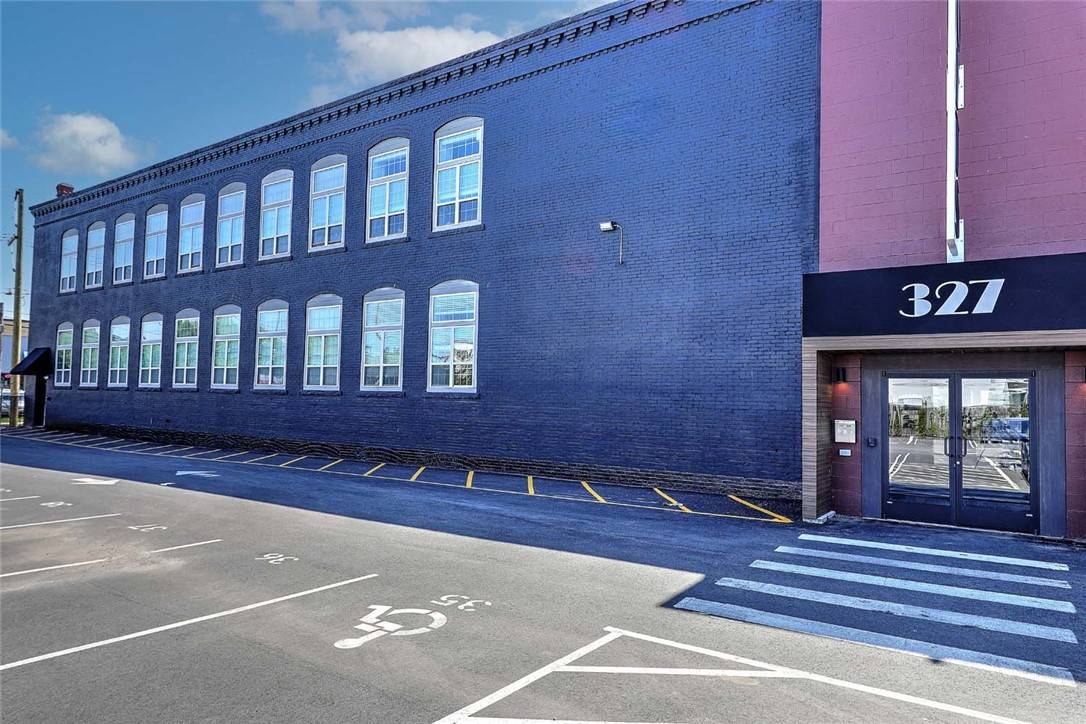 Pawtucket, RI 02860,327 Pine ST #1015