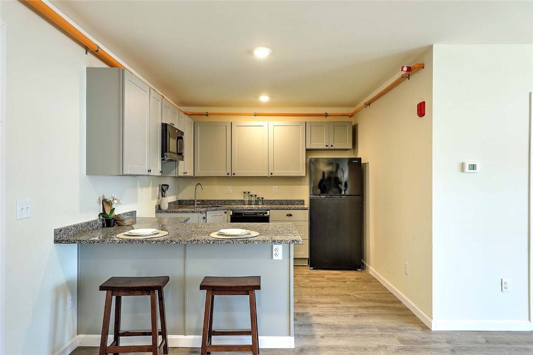 Pawtucket, RI 02860,327 Pine ST #1016