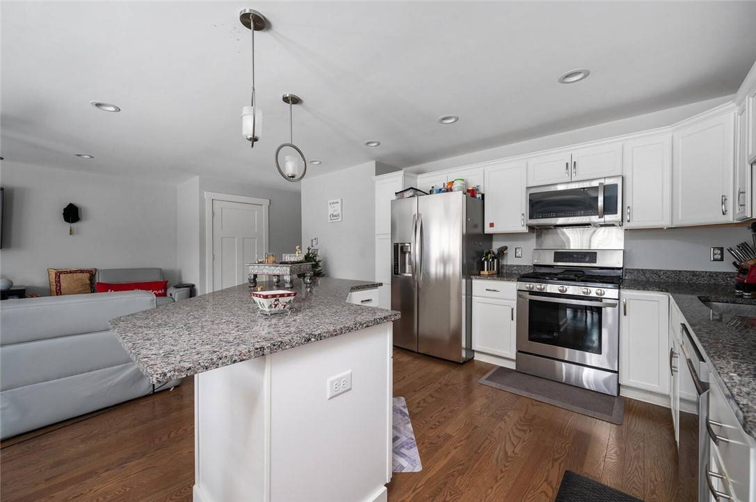 Warwick, RI 02886,724 Centerville RD #6