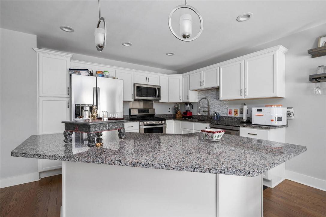 Warwick, RI 02886,724 Centerville RD #6
