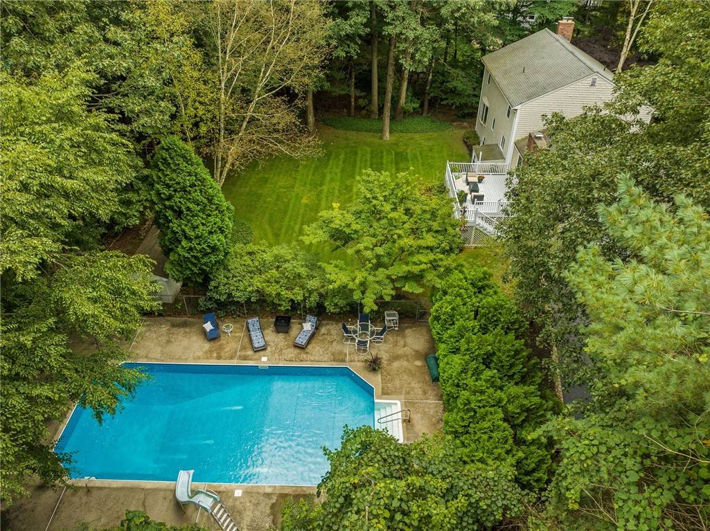 East Greenwich, RI 02818,70 Falcon CIR