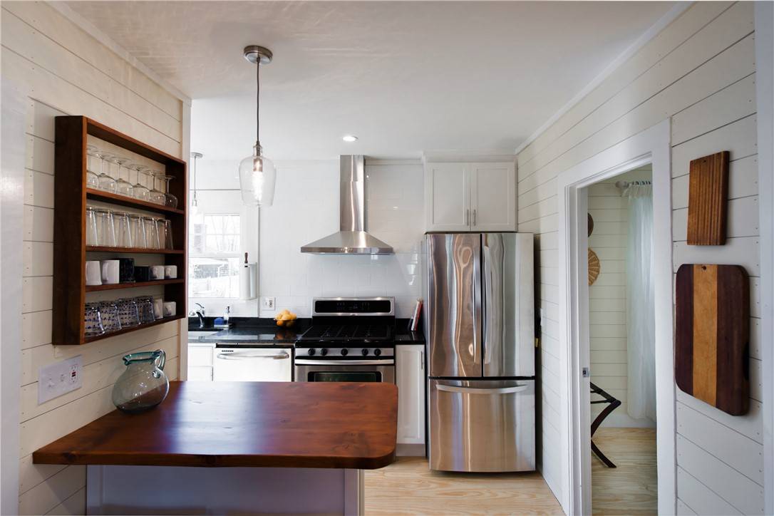 North Kingstown, RI 02852,16 Winsor AVE