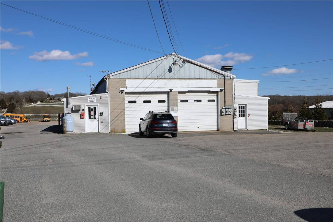Tiverton, RI 02878,3624 Main RD
