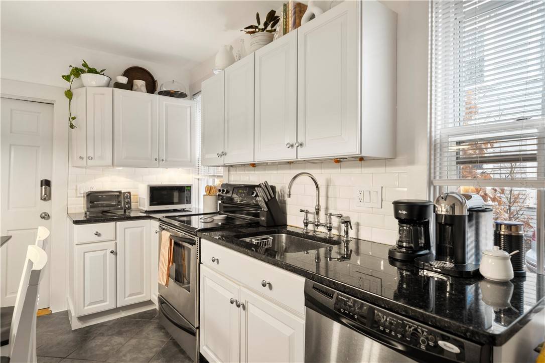 Newport, RI 02840,33 Marsh ST #1