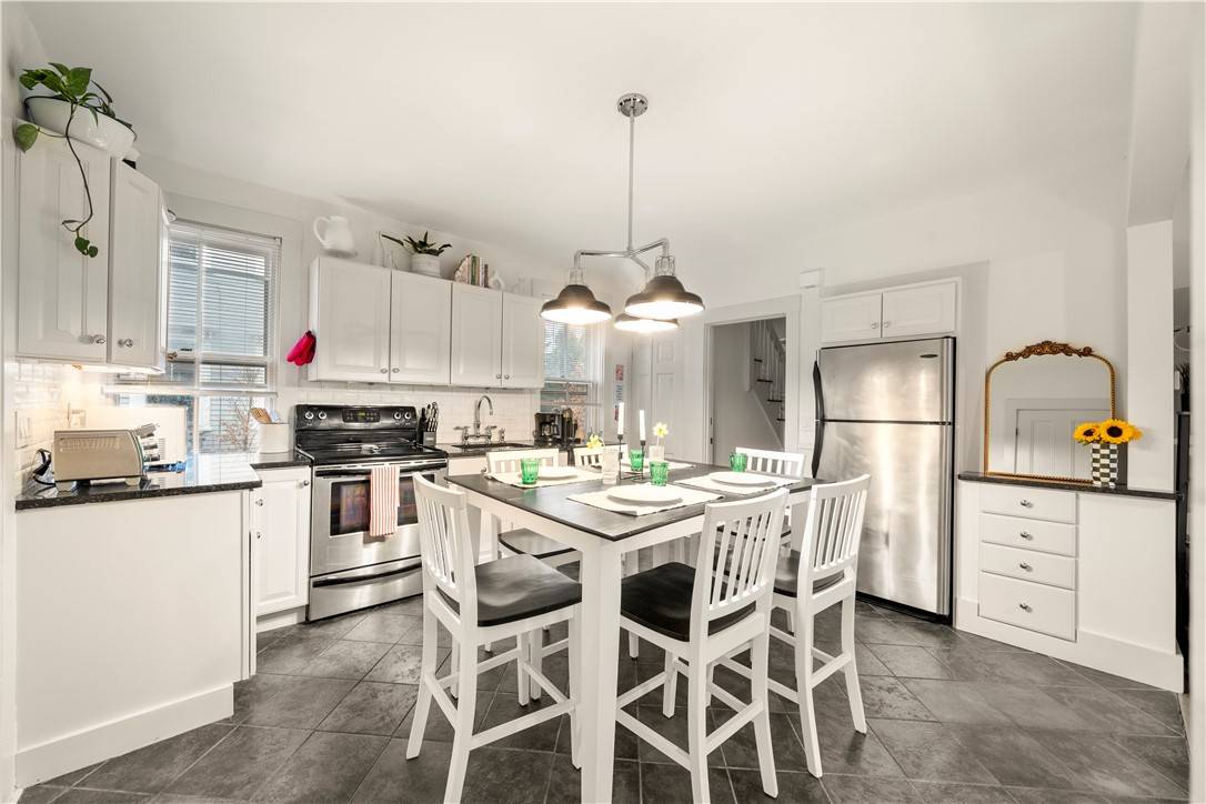 Newport, RI 02840,33 Marsh ST #1