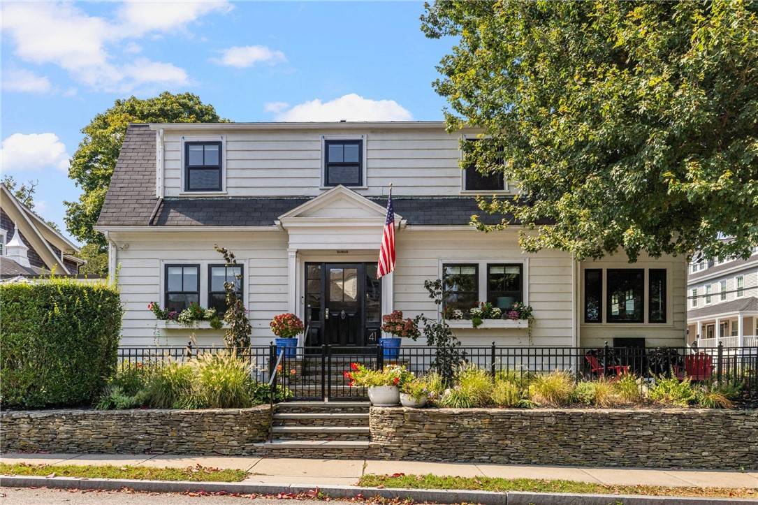 Newport, RI 02840,41 Hunter AVE