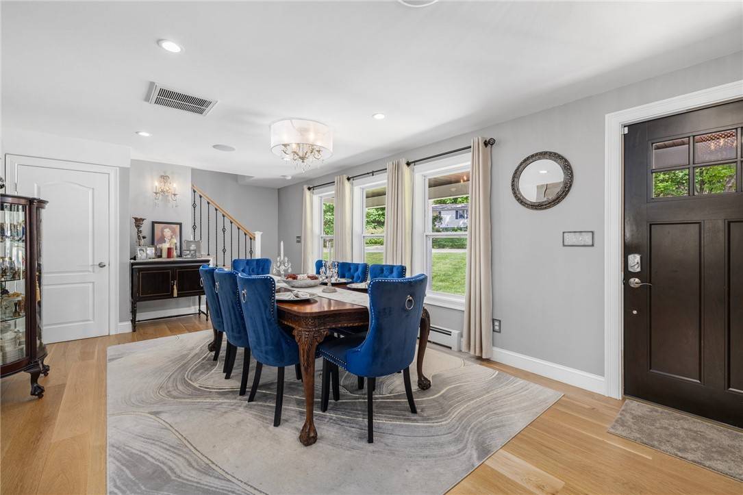 South Kingstown, RI 02879,15 River Heights DR