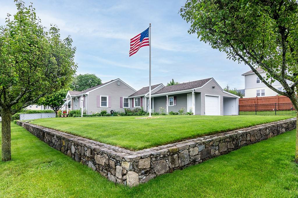 East Providence, RI 02914,212 S Spruce ST
