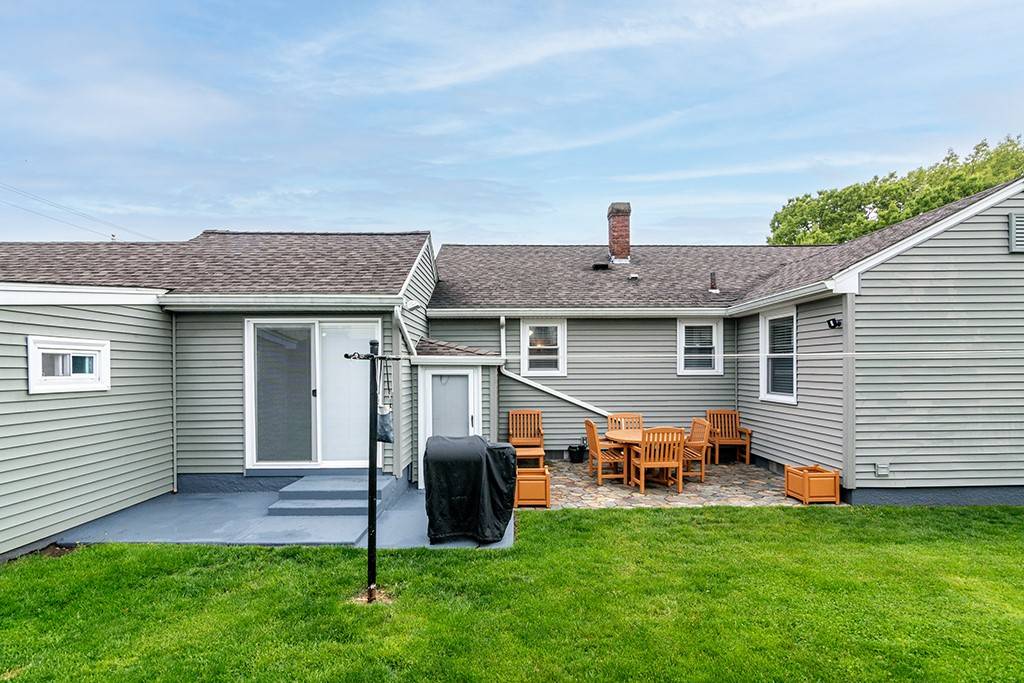 East Providence, RI 02914,212 S Spruce ST