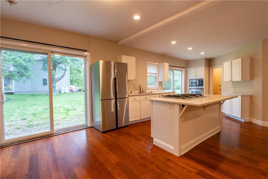 South Kingstown, RI 02892,18 Railroad AVE