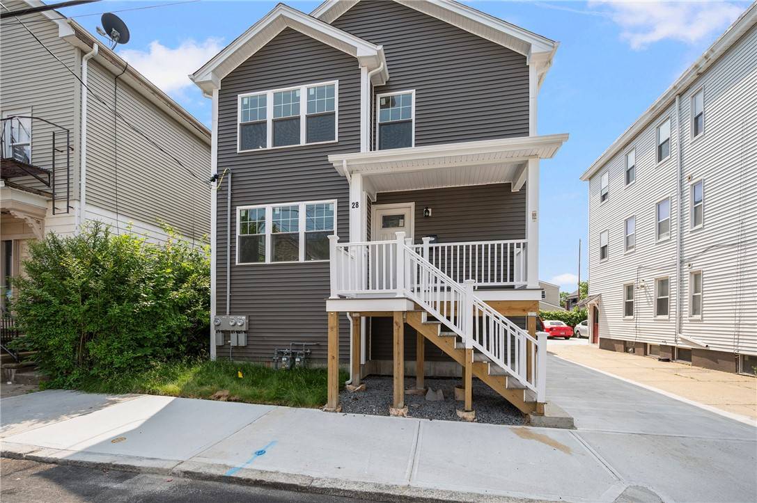 Providence, RI 02908,28 Grosvenor AVE #1