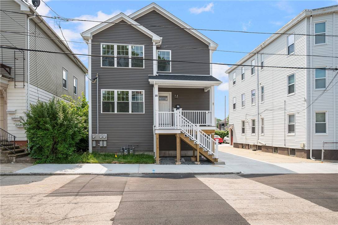 Providence, RI 02908,28 Grosvenor AVE #1