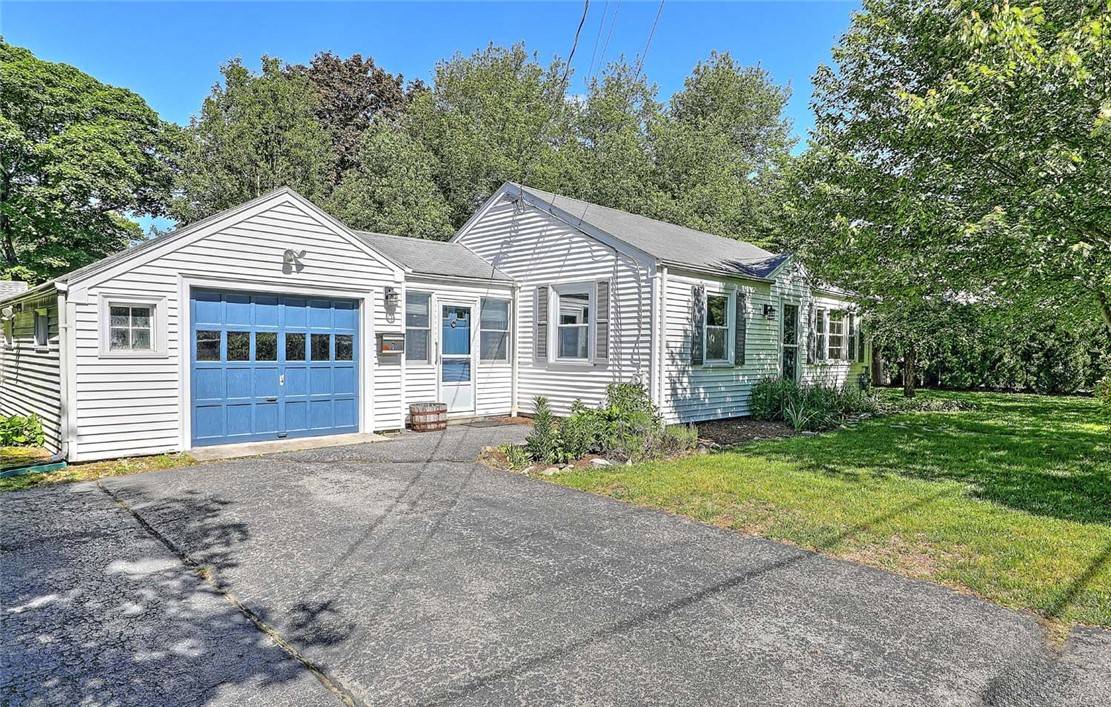Barrington, RI 02806,9 Roberta DR