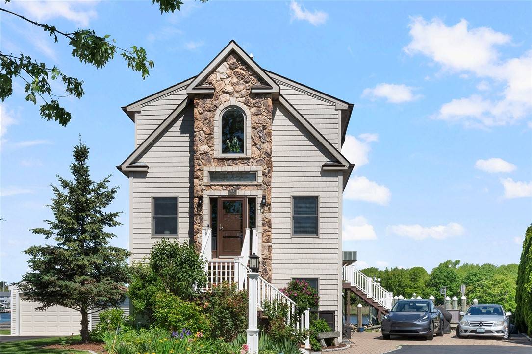 Warwick, RI 02889,55 Harris AVE