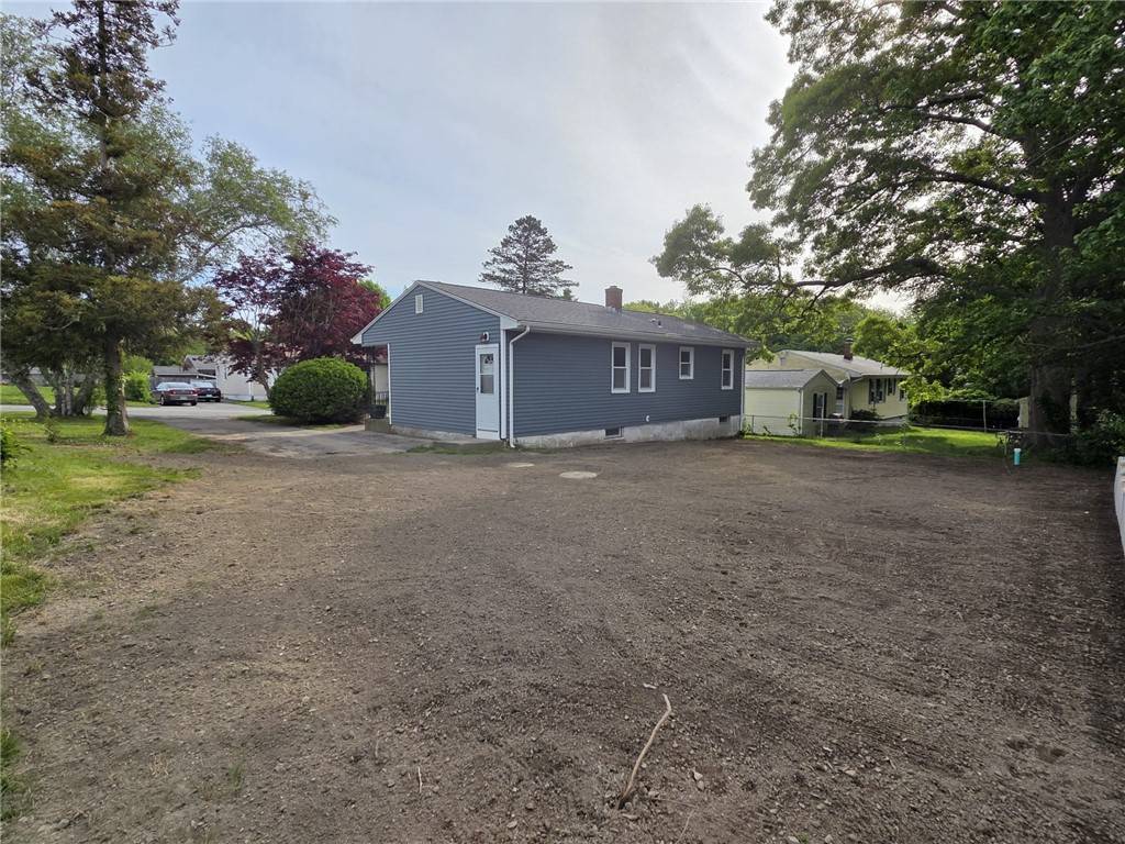 Tiverton, RI 02878,119 Evergreen AVE