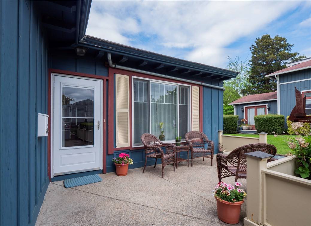 Middletown, RI 02842,203 Fenner AVE #5