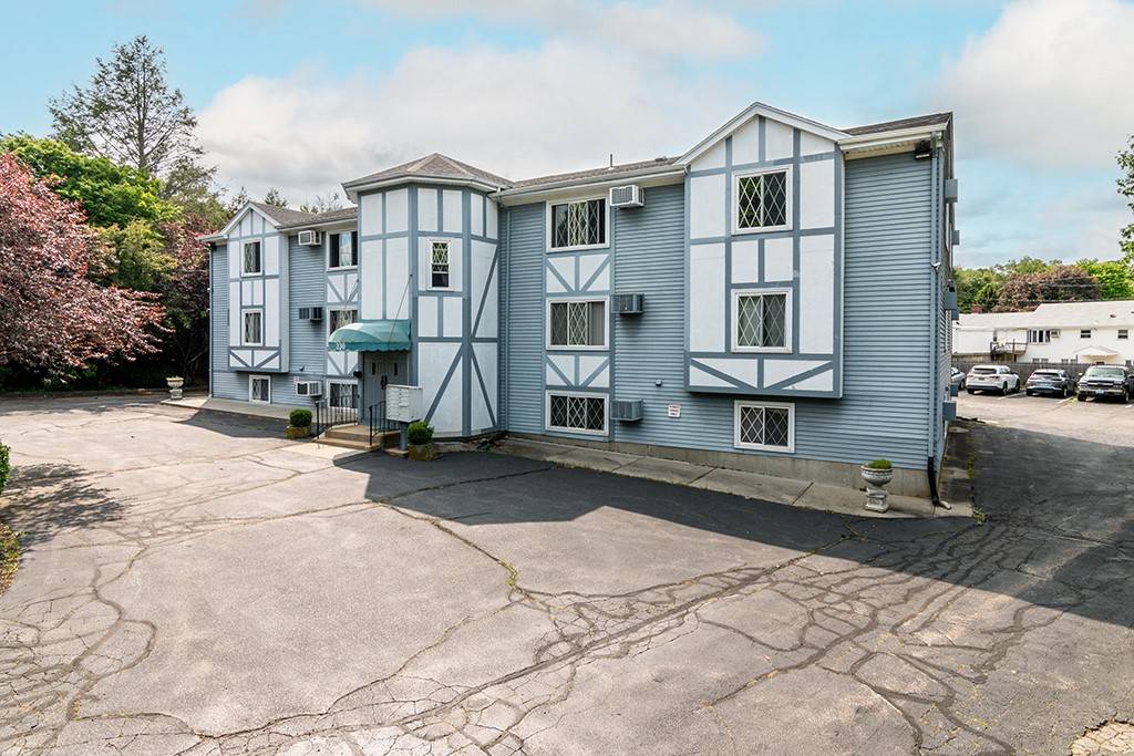 Johnston, RI 02919,330 SIMMONSVILLE AVE