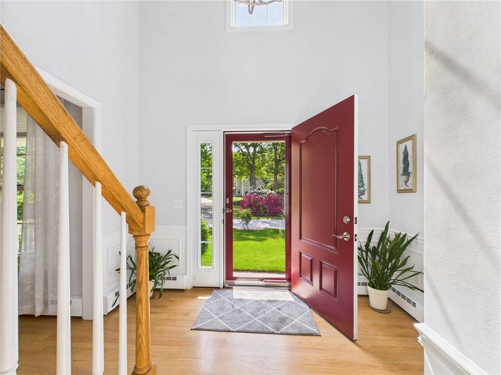 South Kingstown, RI 02879,64 East Park LN