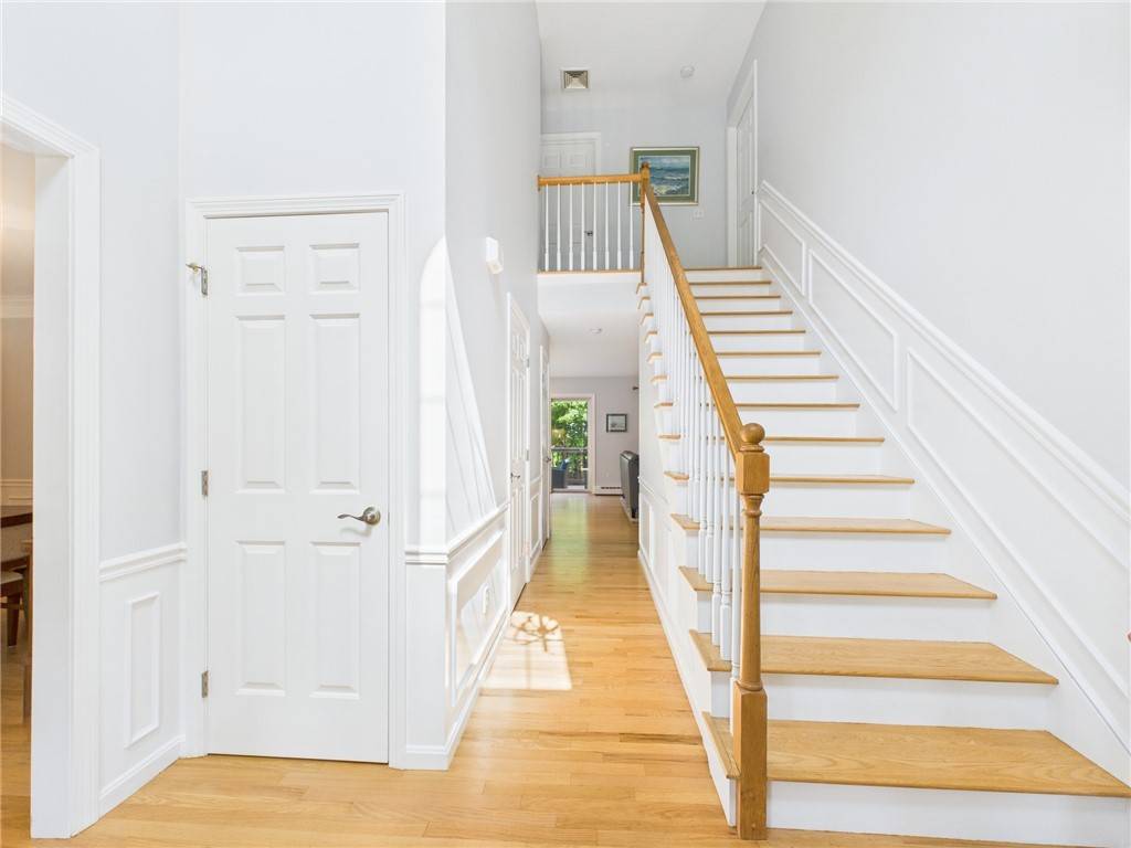 South Kingstown, RI 02879,64 East Park LN