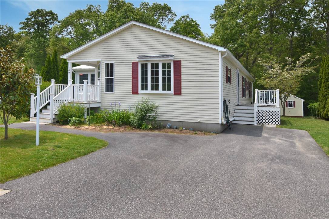 South Kingstown, RI 02879,100 Starlight DR