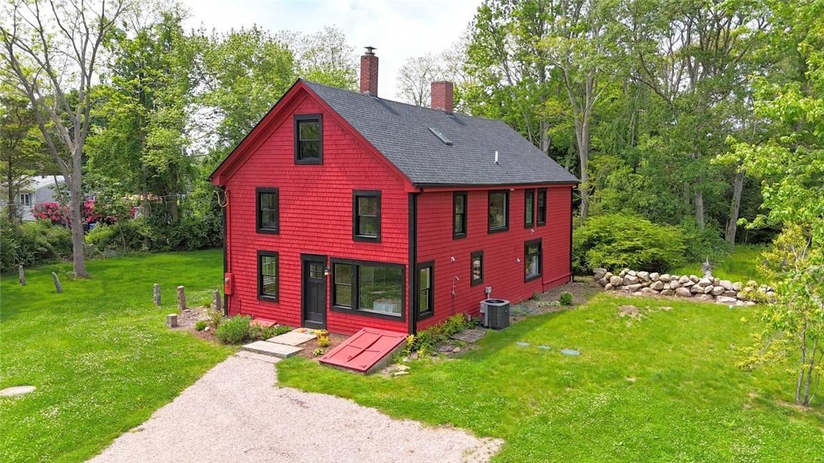 South Kingstown, RI 02879,259 Green Hill Beach RD