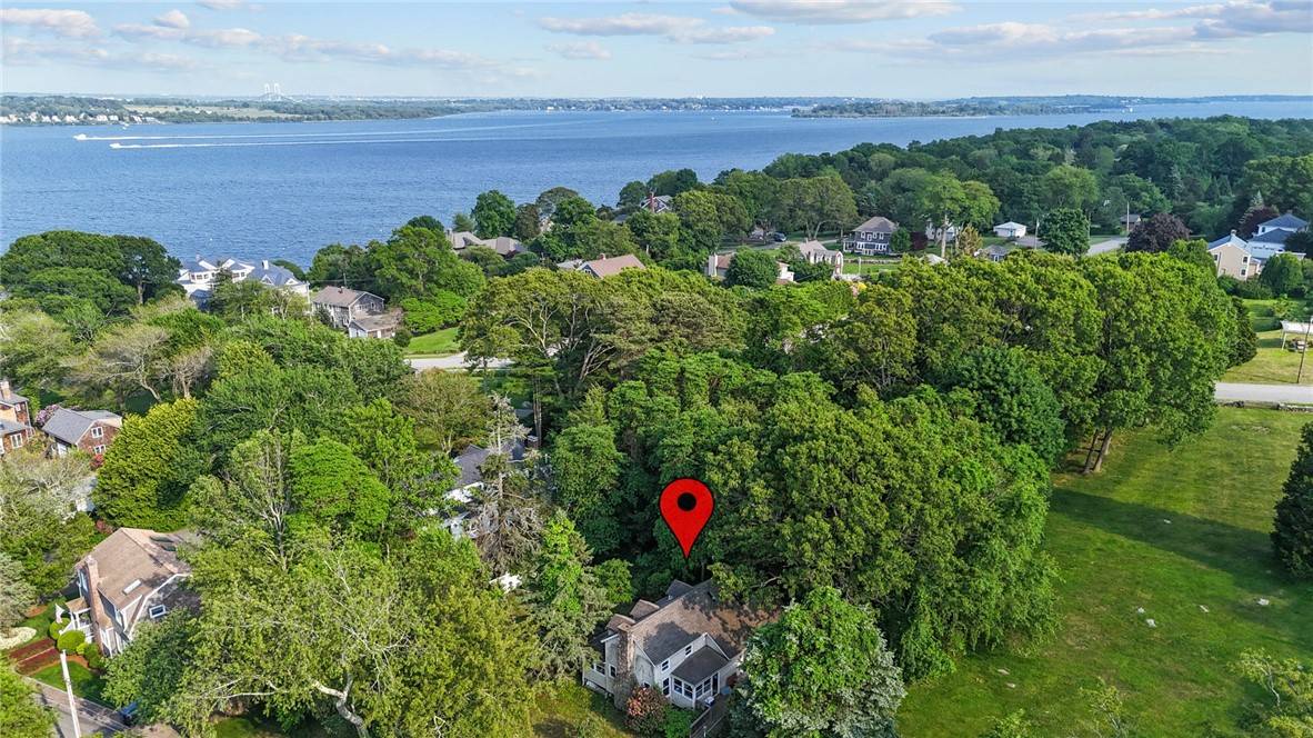 North Kingstown, RI 02874,105 North RD