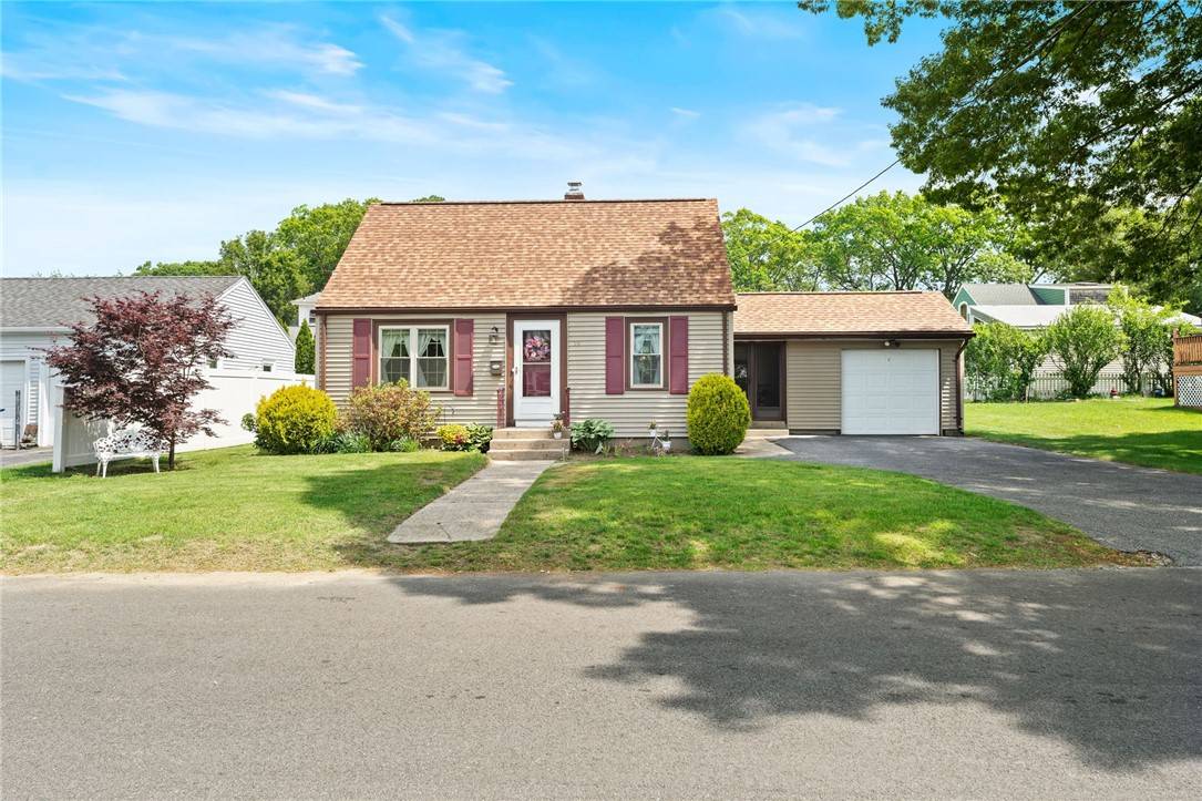 Warwick, RI 02888,59 Massachusetts AVE