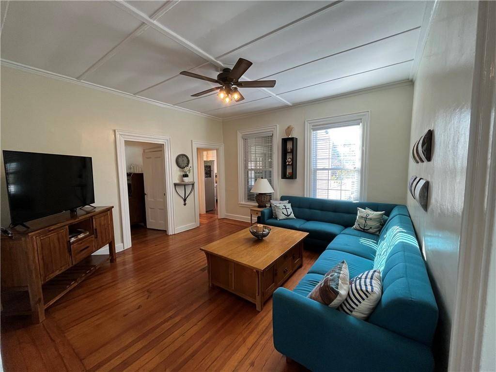 Newport, RI 02840,5 Elliot PL #1