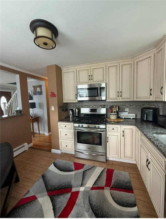 Pawtucket, RI 02861,114 Arland DR
