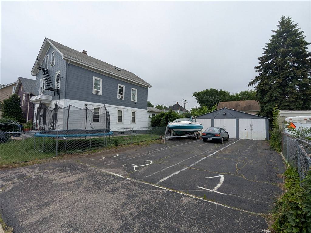 Pawtucket, RI 02860,60 Sherman ST