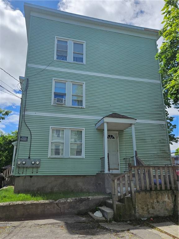 Woonsocket, RI 02895,33 Chester ST