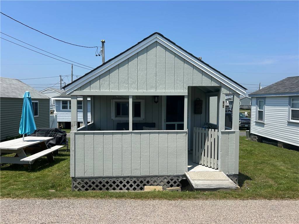 South Kingstown, RI 02879,240 Cards Pond RD