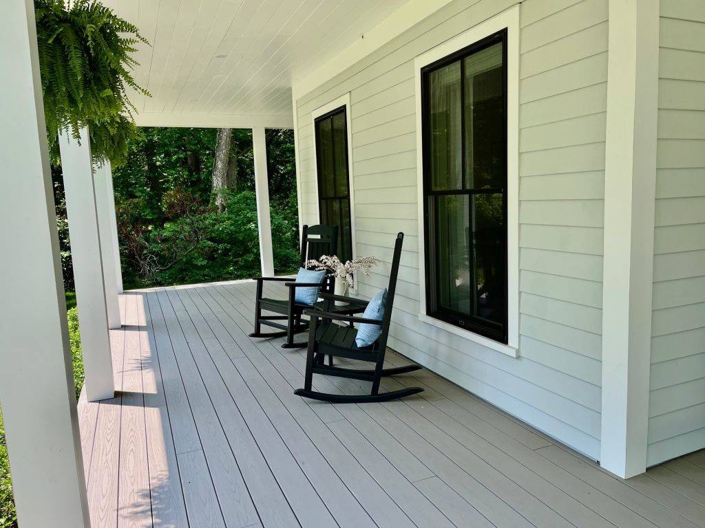 South Kingstown, RI 02881,1748 South RD